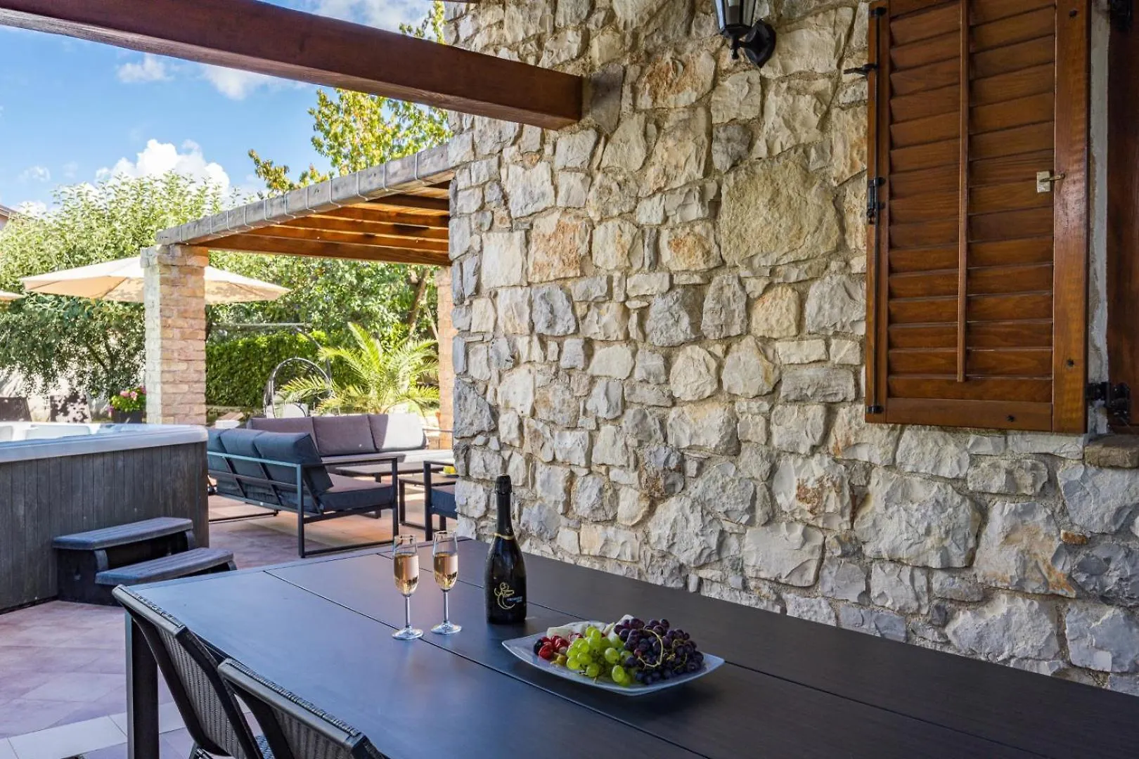 Villa Bucks Near Porec For 20 Persons With Sea View, Whirlpool, Sauna & Fitness Visnjan