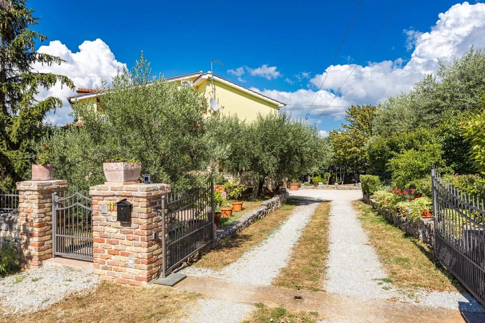 Villa Bucks Near Porec For 20 Persons With Sea View, Whirlpool, Sauna & Fitness Visnjan